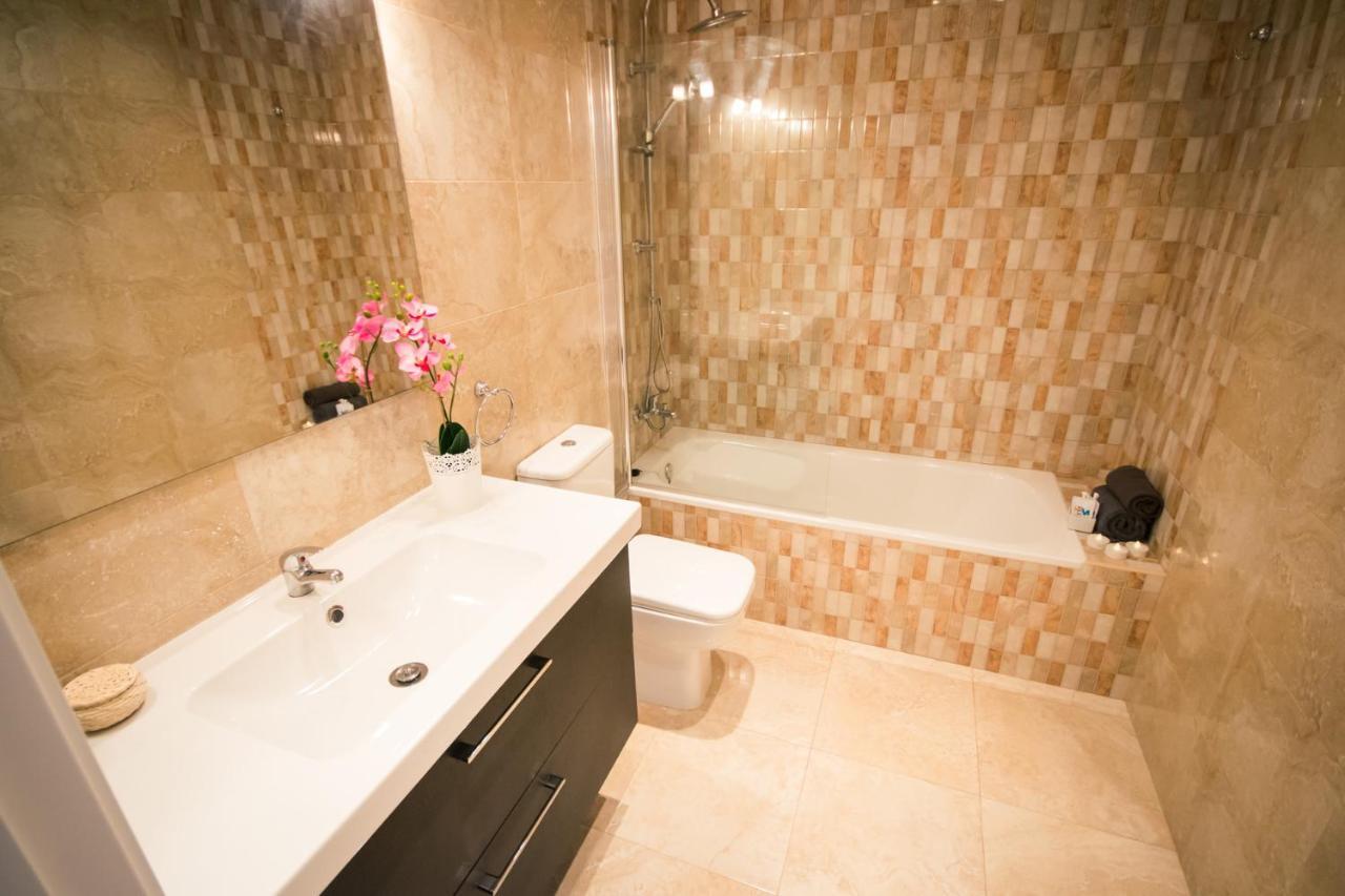 Holidays2Malaga Heredia 3 Bedroom Opposite Malaga Port Dış mekan fotoğraf